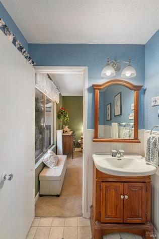 1551 W 3rd Street Santa Rosa CA 95401