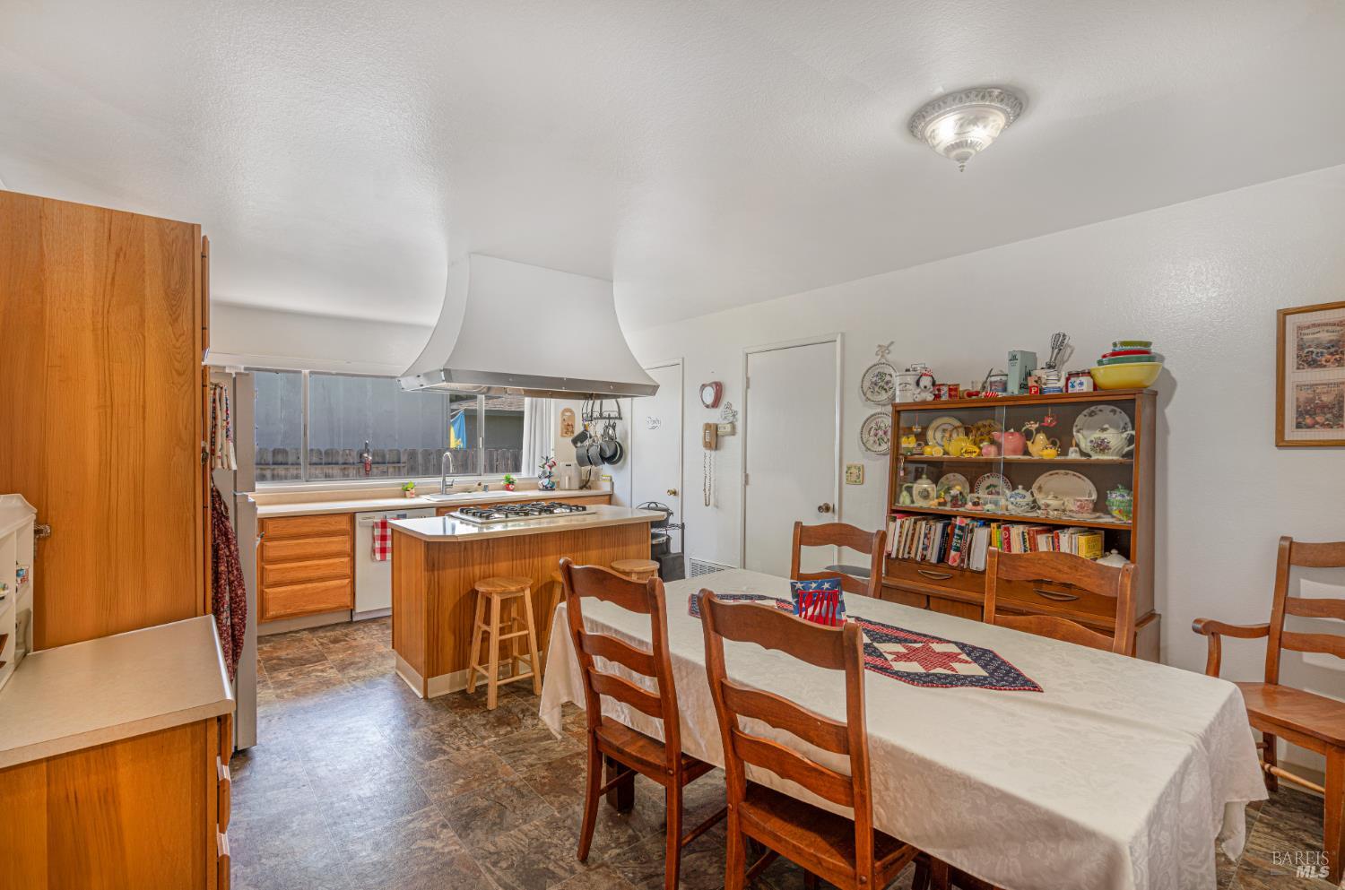 1551 W 3rd Street Santa Rosa CA 95401