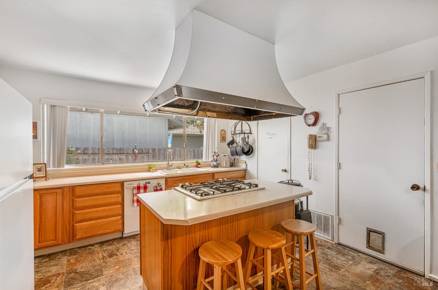 1551 W 3rd Street Santa Rosa CA 95401