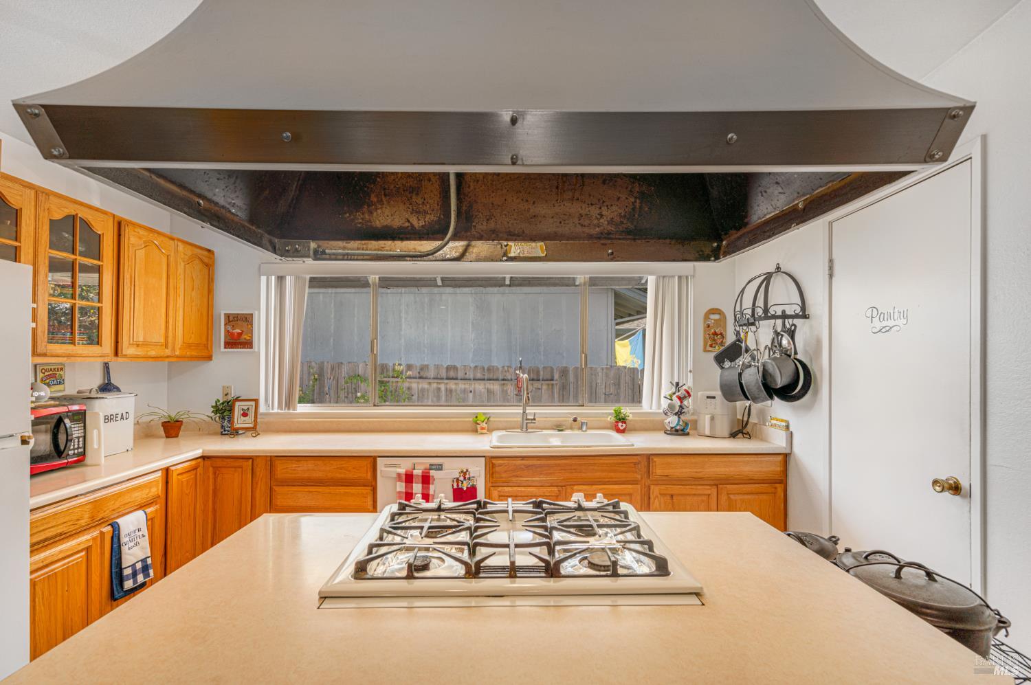 1551 W 3rd Street Santa Rosa CA 95401