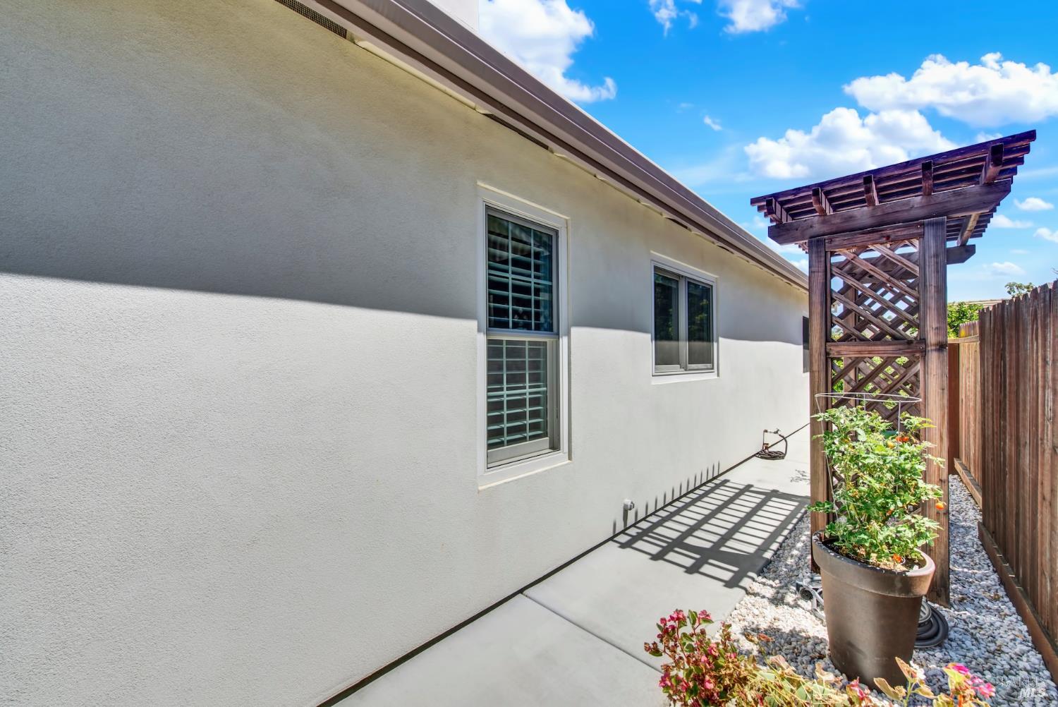 560 Evans Road Dixon CA 95620
