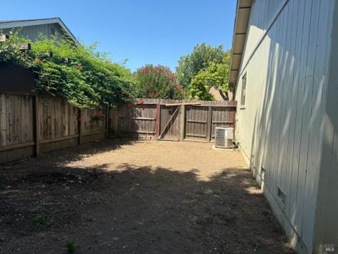 238 Hummingbird Court Healdsburg CA 95448