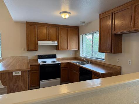 238 Hummingbird Court Healdsburg CA 95448