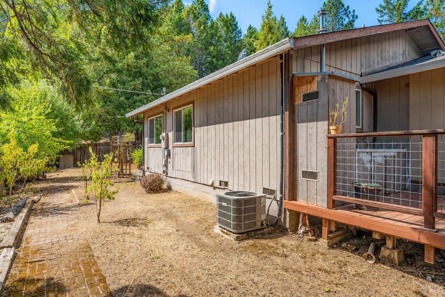 1471 Harrah Place Willits CA 95490