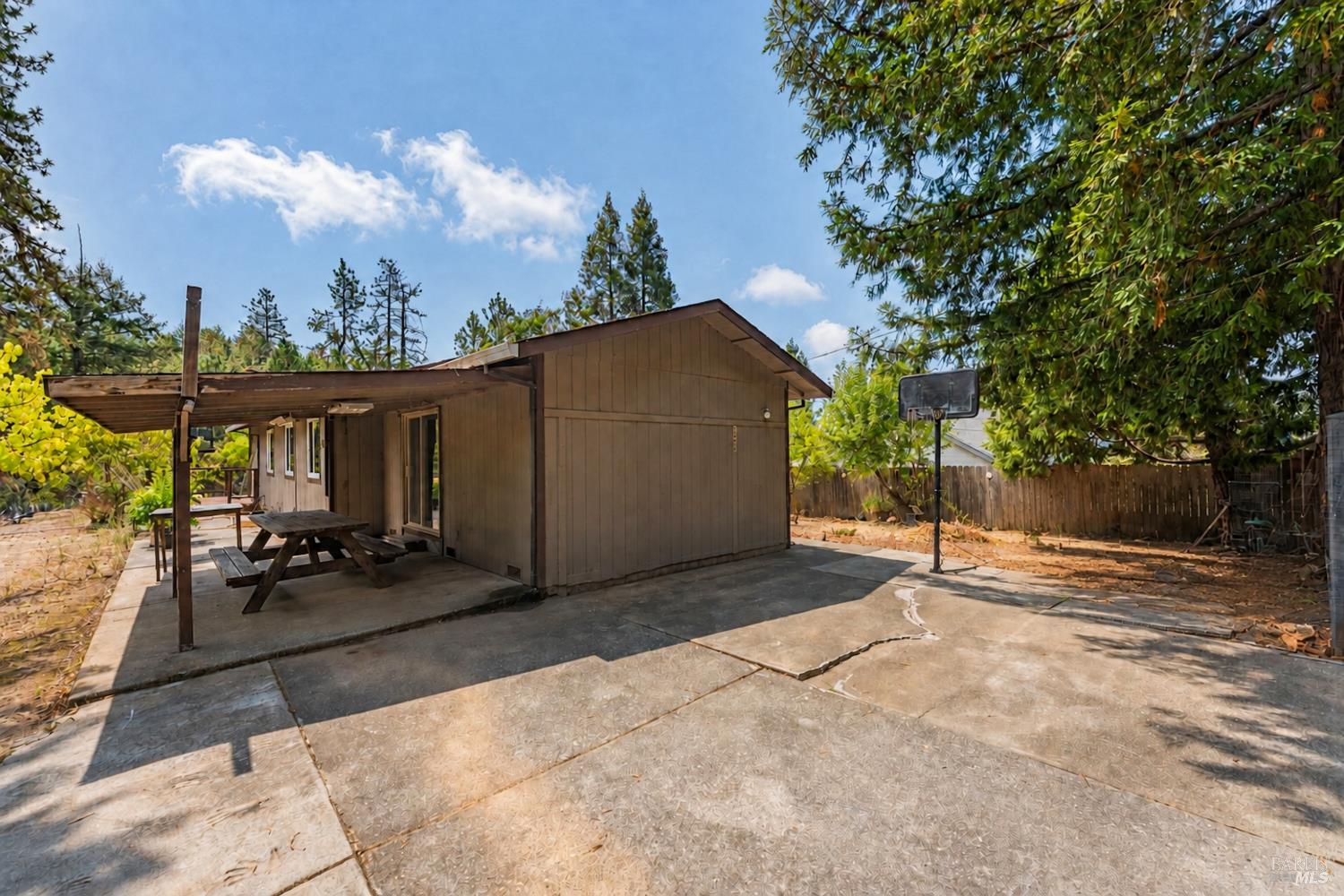 1471 Harrah Place Willits CA 95490
