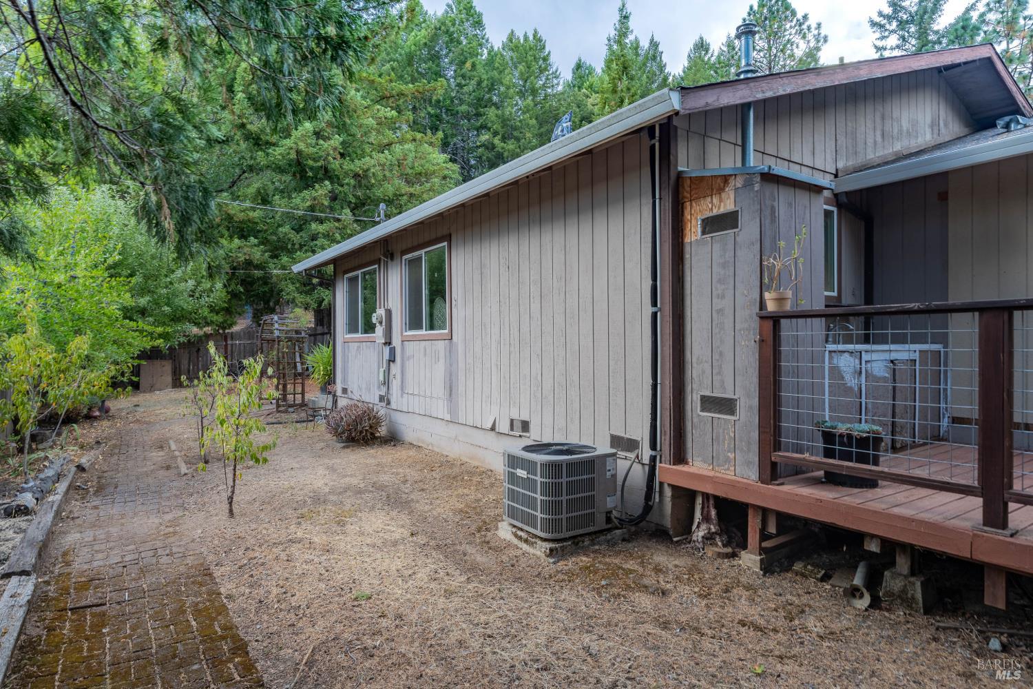 1471 Harrah Place Willits CA 95490