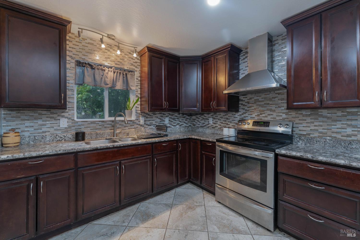 1471 Harrah Place Willits CA 95490