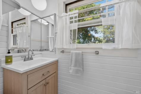 612 English Street Petaluma CA 94952