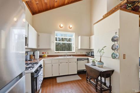 7470 Roblar Road Petaluma CA 94952