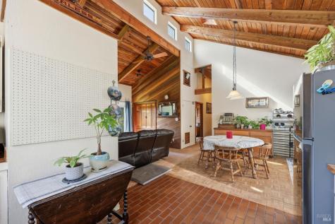7470 Roblar Road Petaluma CA 94952