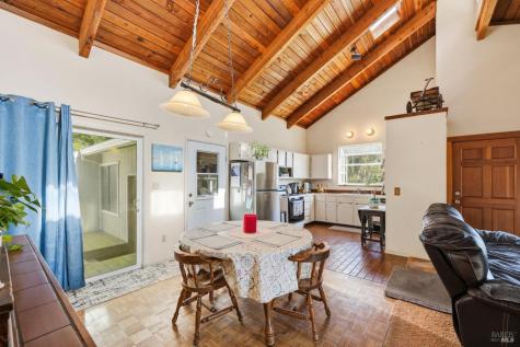 7470 Roblar Road Petaluma CA 94952