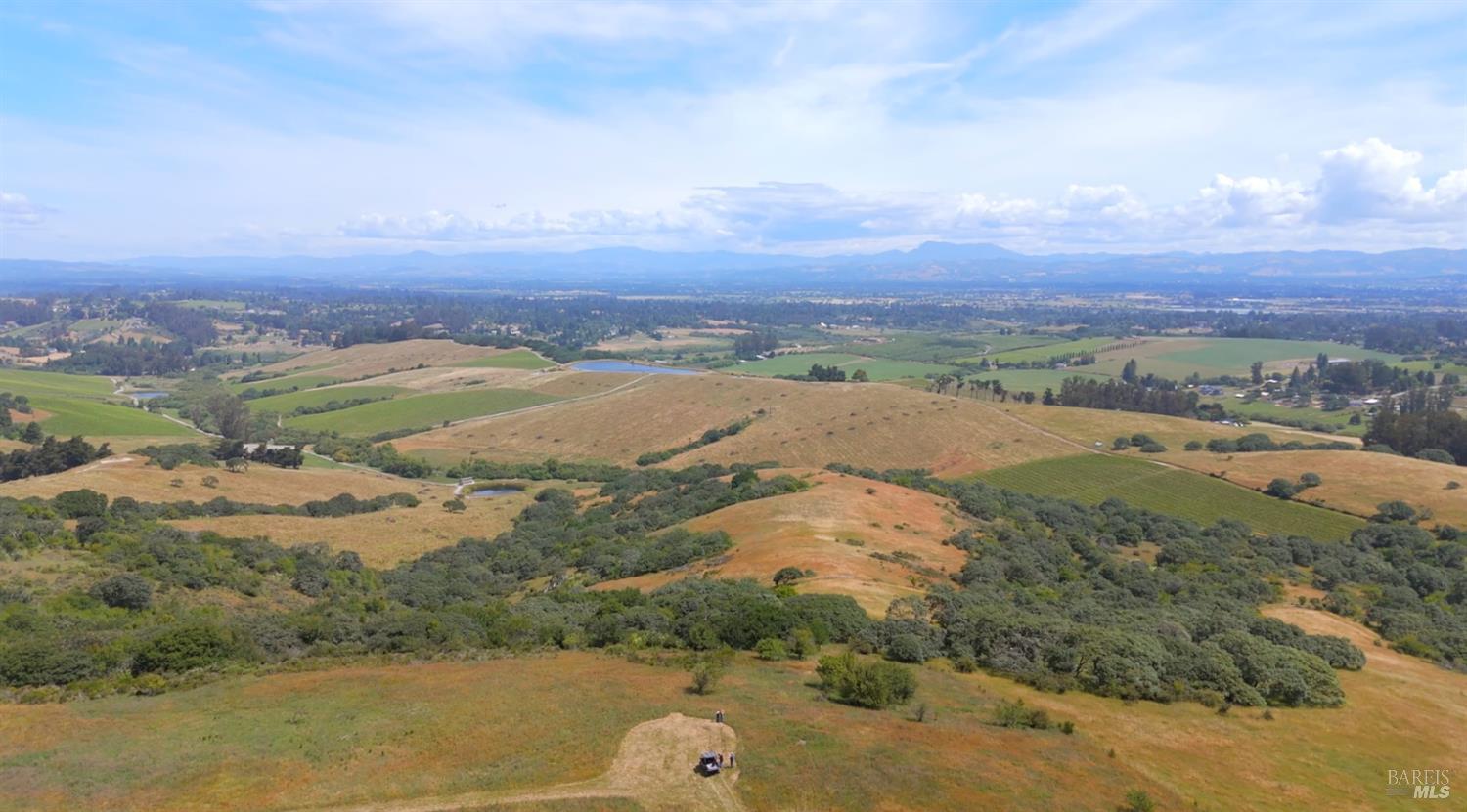 7470 Roblar Road Petaluma CA 94952