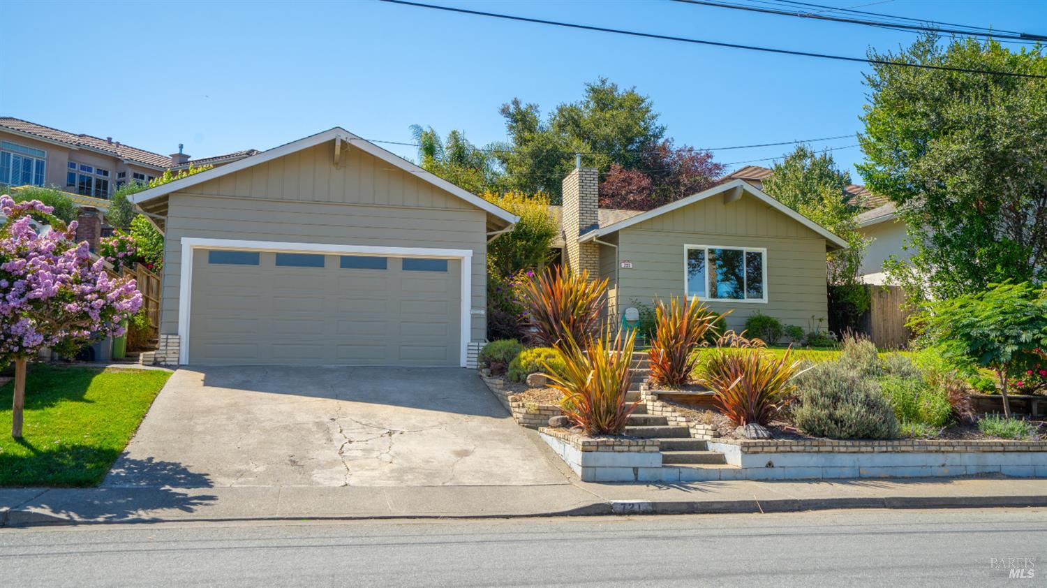 Petaluma CA, 721 Elm Drive