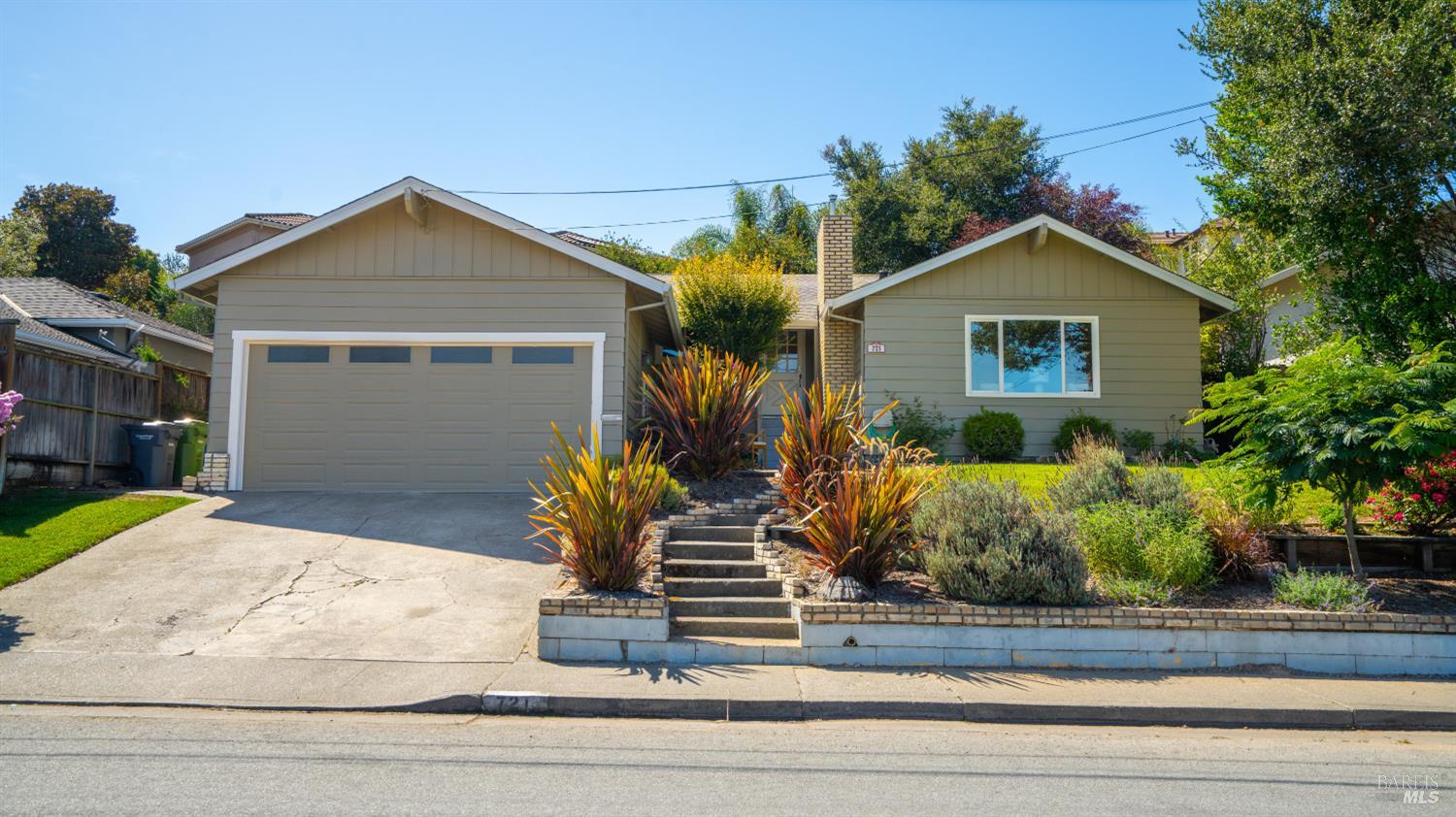 721 Elm Drive Petaluma CA 94952