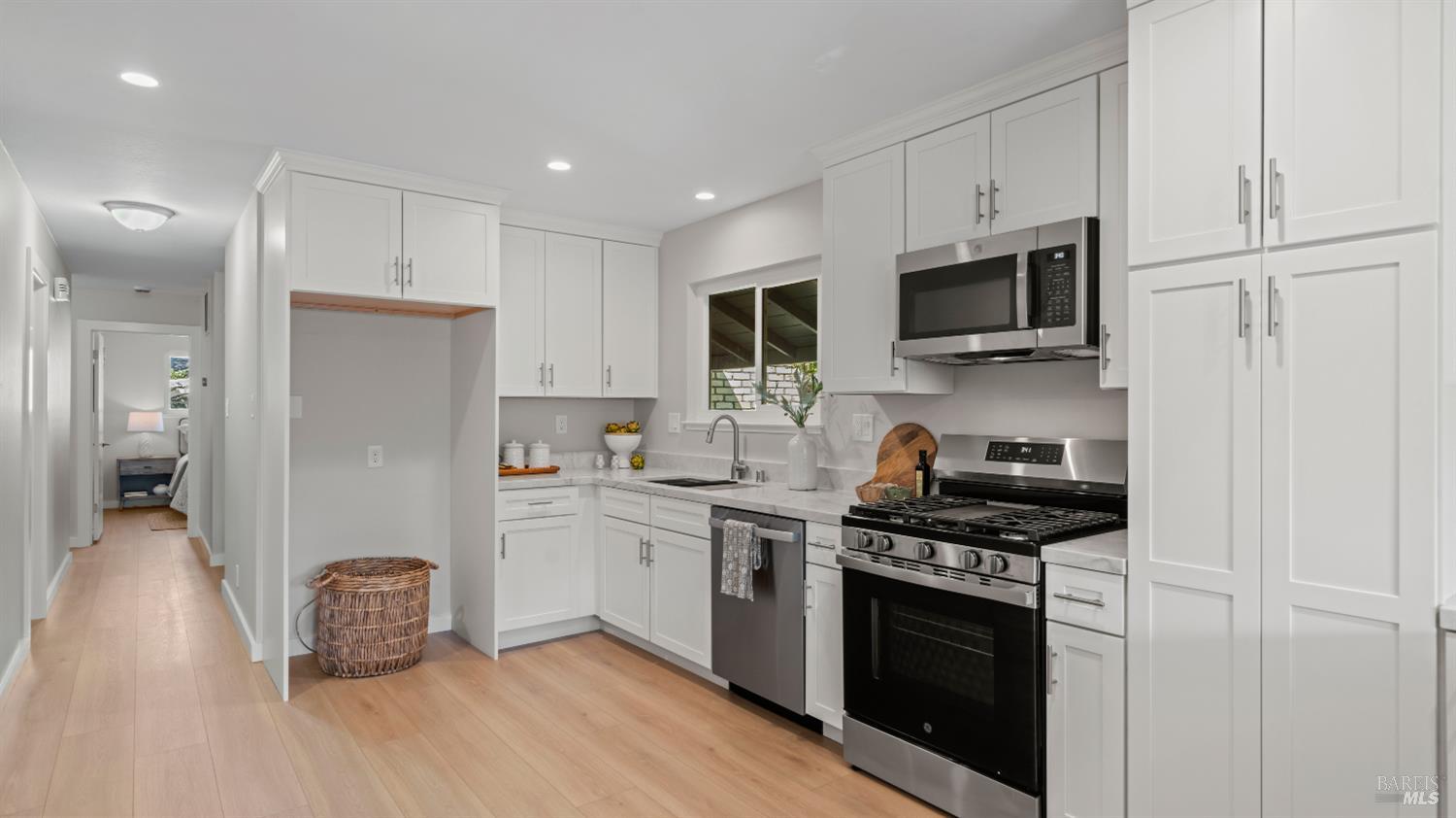 721 Elm Drive Petaluma CA 94952