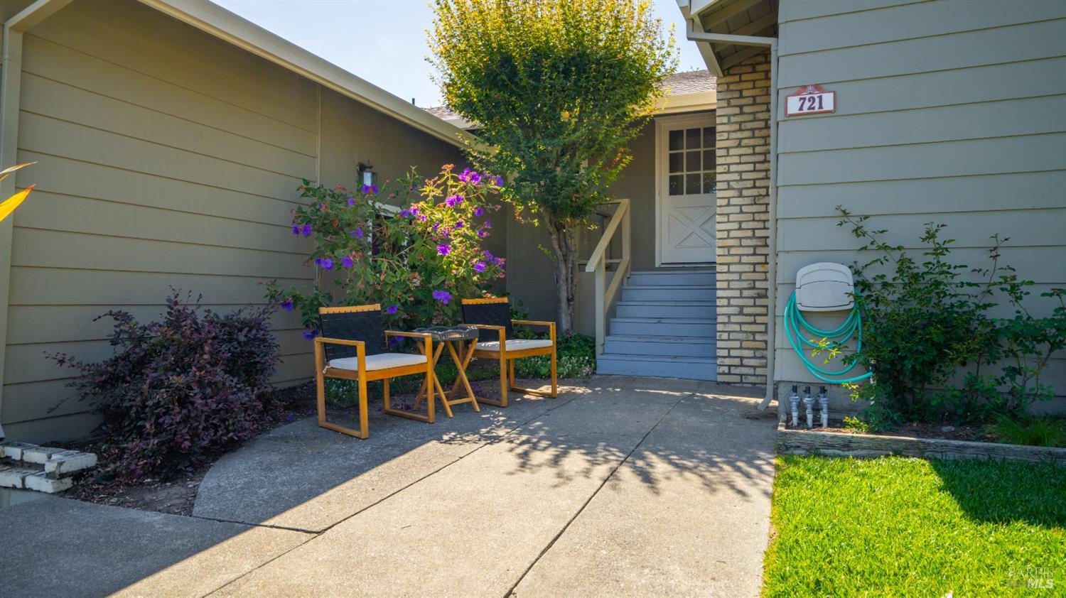 721 Elm Drive Petaluma CA 94952