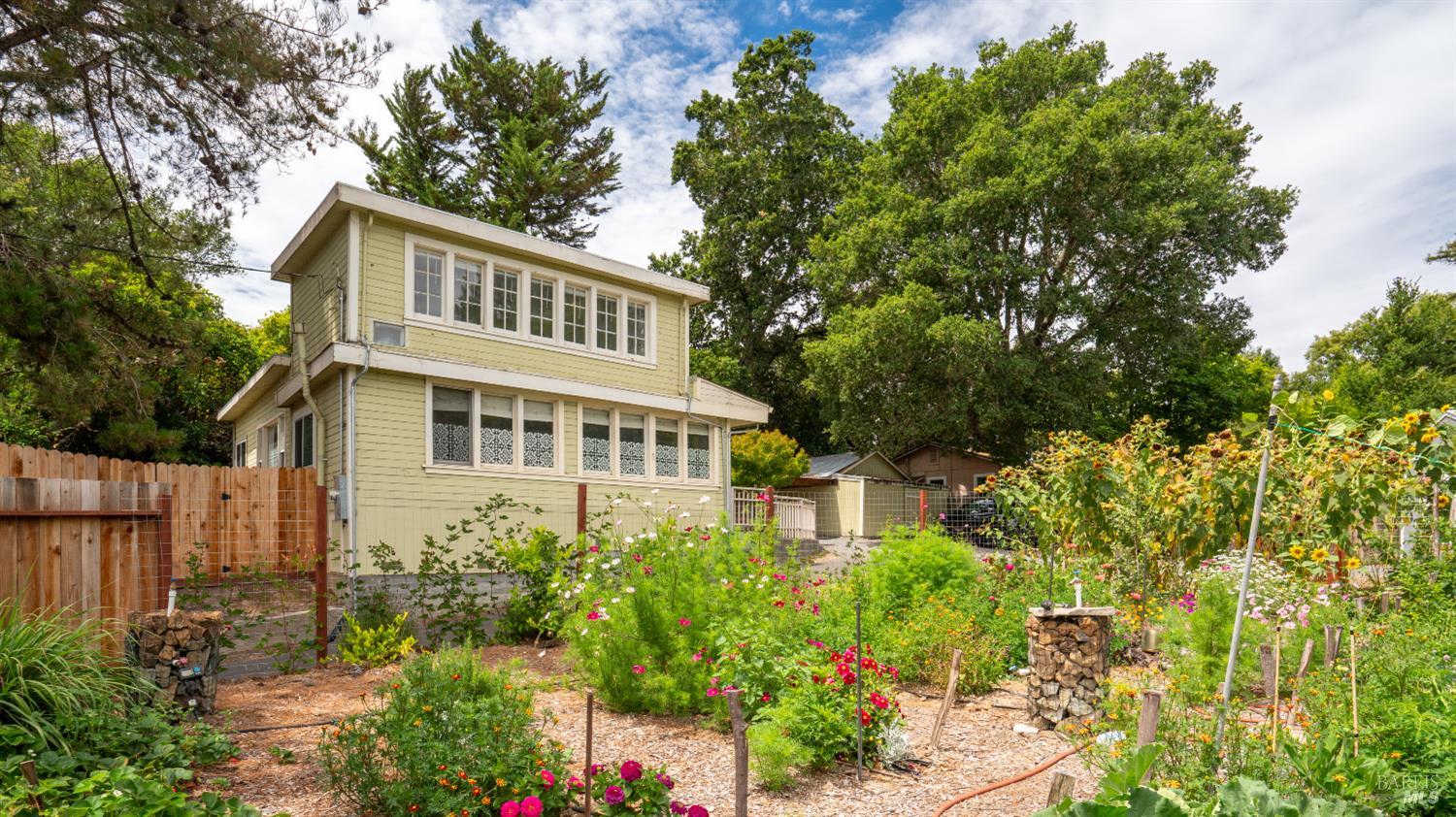 7778 Healdsburg Avenue Sebastopol CA 95472