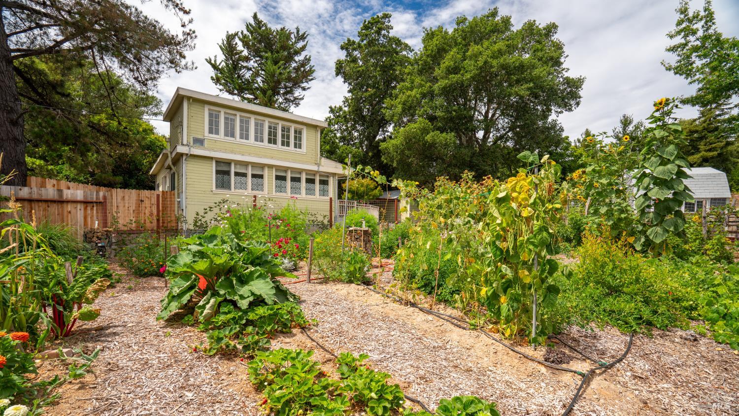 7778 Healdsburg Avenue Sebastopol CA 95472