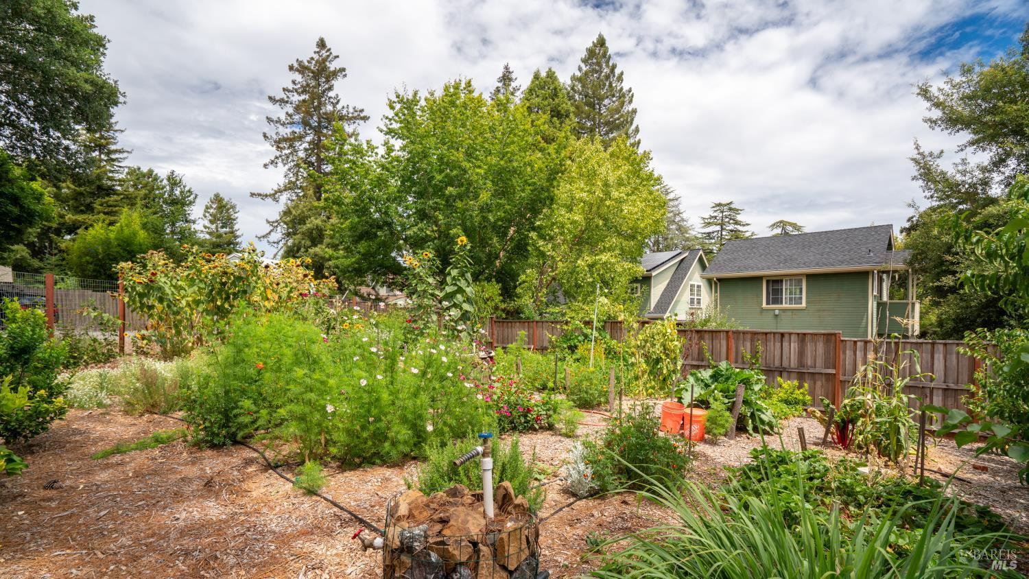 7778 Healdsburg Avenue Sebastopol CA 95472