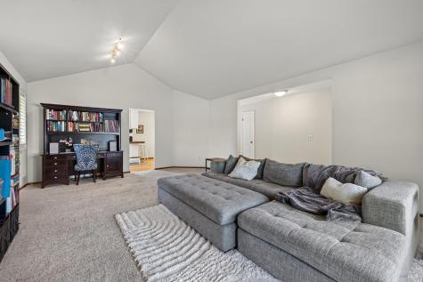 1321 Jennings Park Way Santa Rosa CA 95401