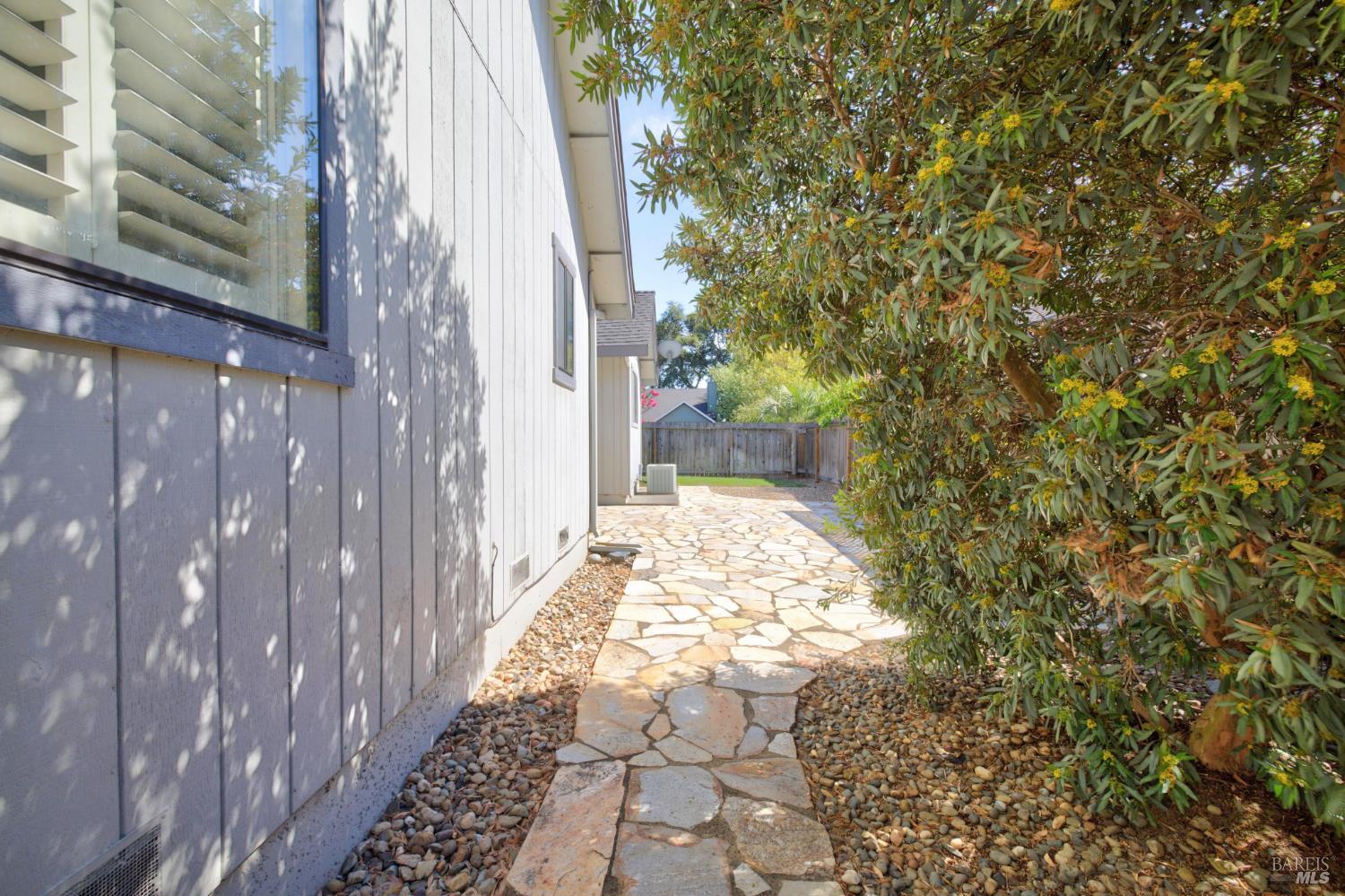 1321 Jennings Park Way Santa Rosa CA 95401