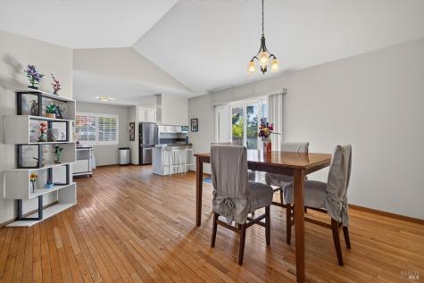 1321 Jennings Park Way Santa Rosa CA 95401