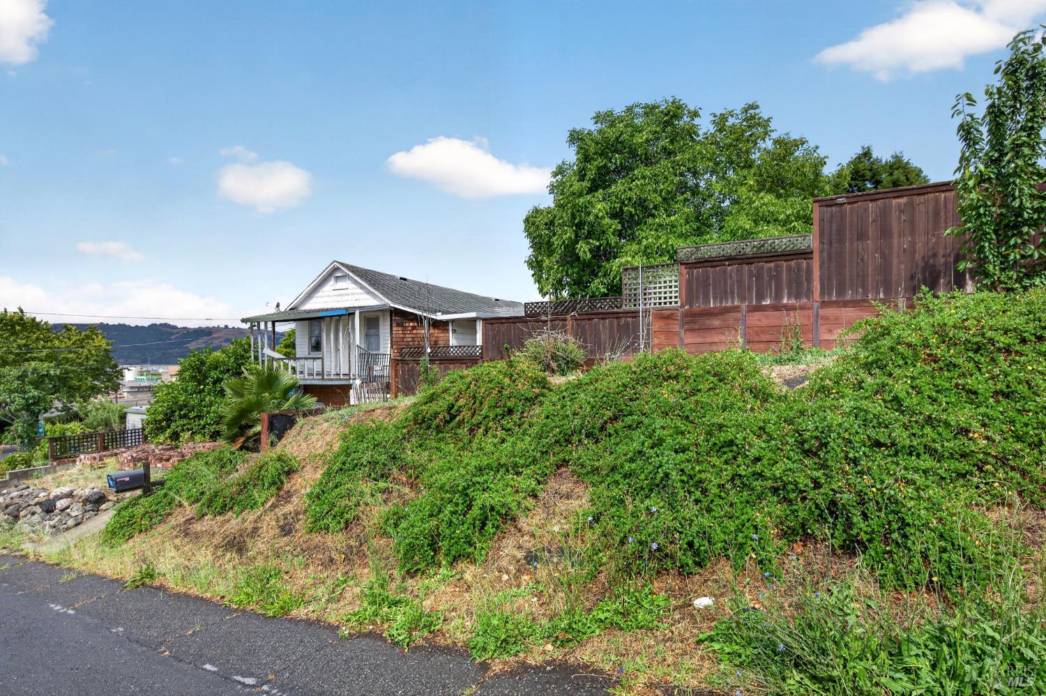 705 E 6th Street Benicia CA 94510