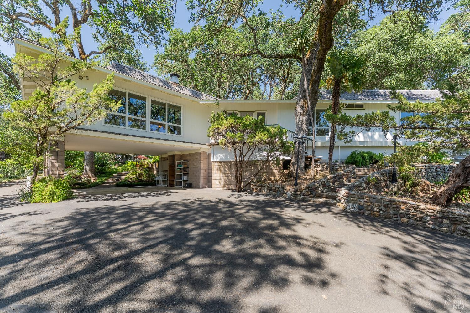 925 Knob Hill Road Ukiah CA 95482