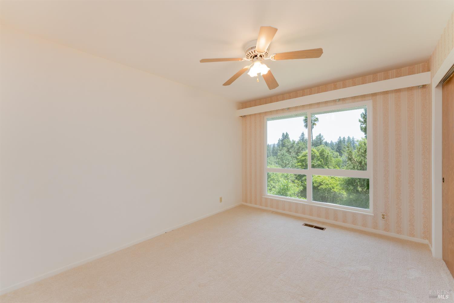 925 Knob Hill Road Ukiah CA 95482
