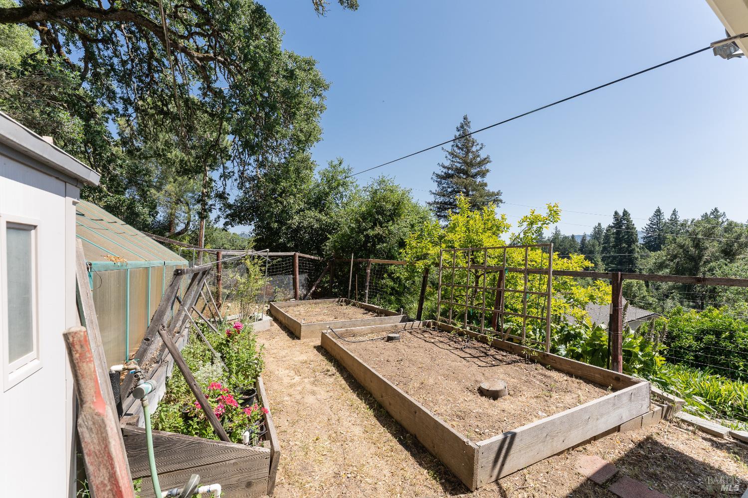 925 Knob Hill Road Ukiah CA 95482