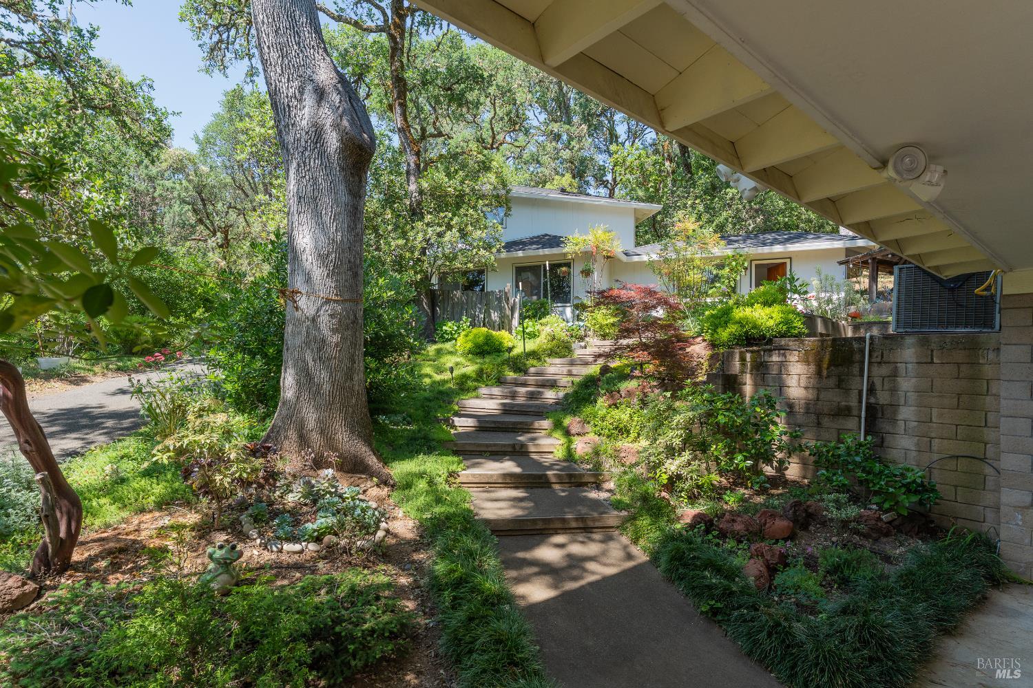 925 Knob Hill Road Ukiah CA 95482