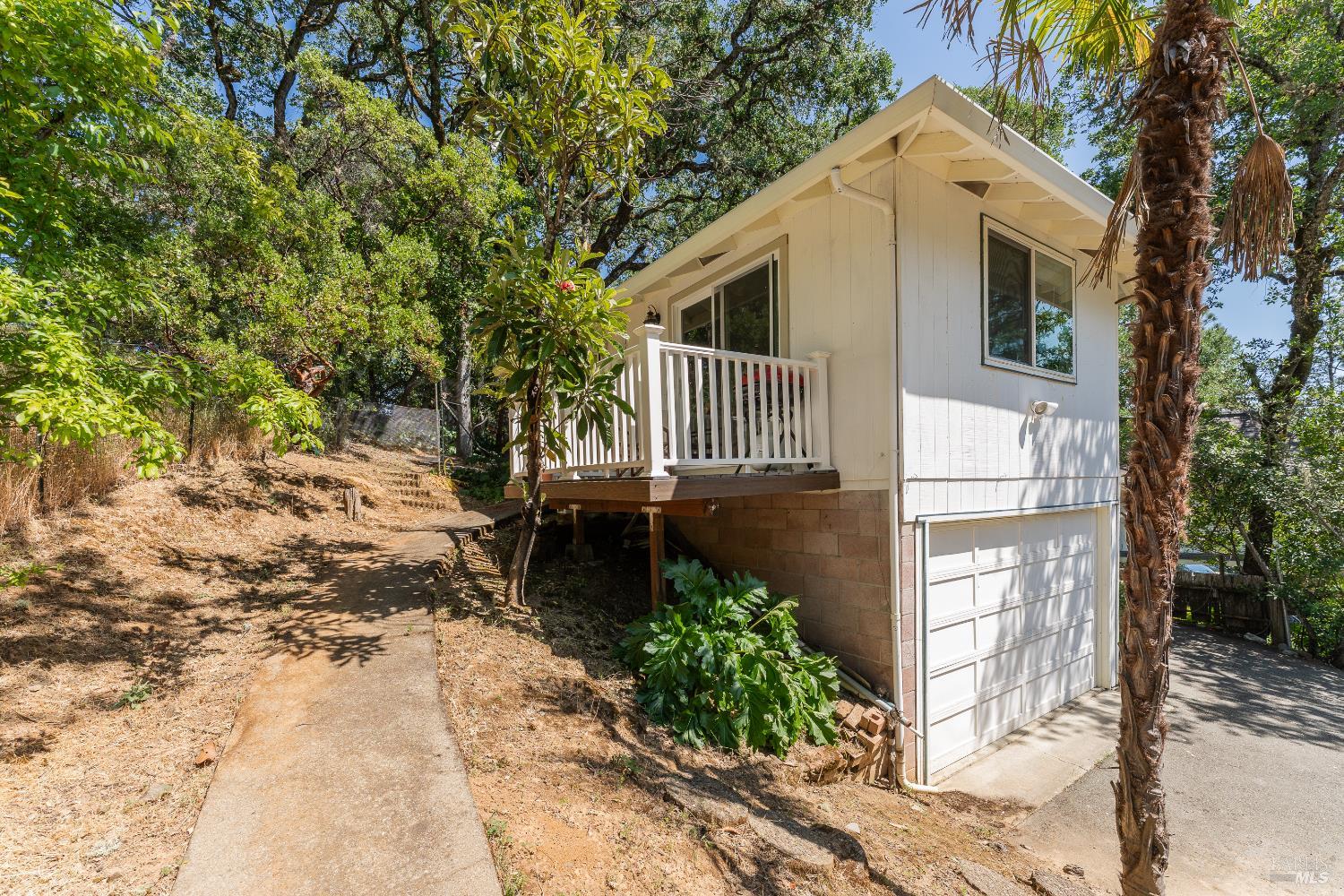 925 Knob Hill Road Ukiah CA 95482