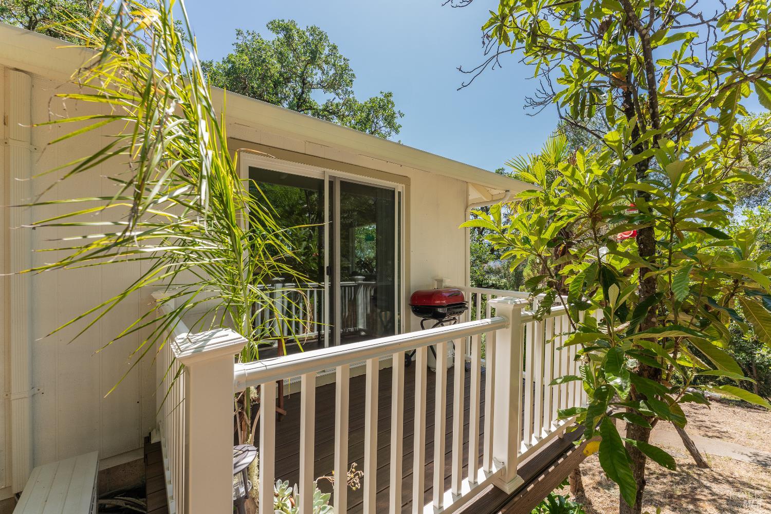 925 Knob Hill Road Ukiah CA 95482