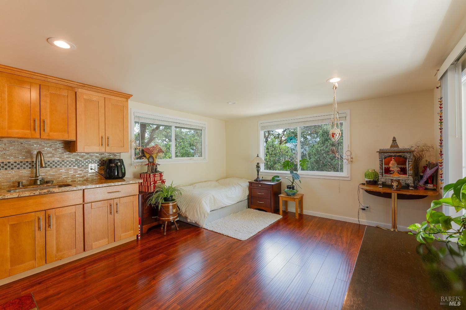 925 Knob Hill Road Ukiah CA 95482