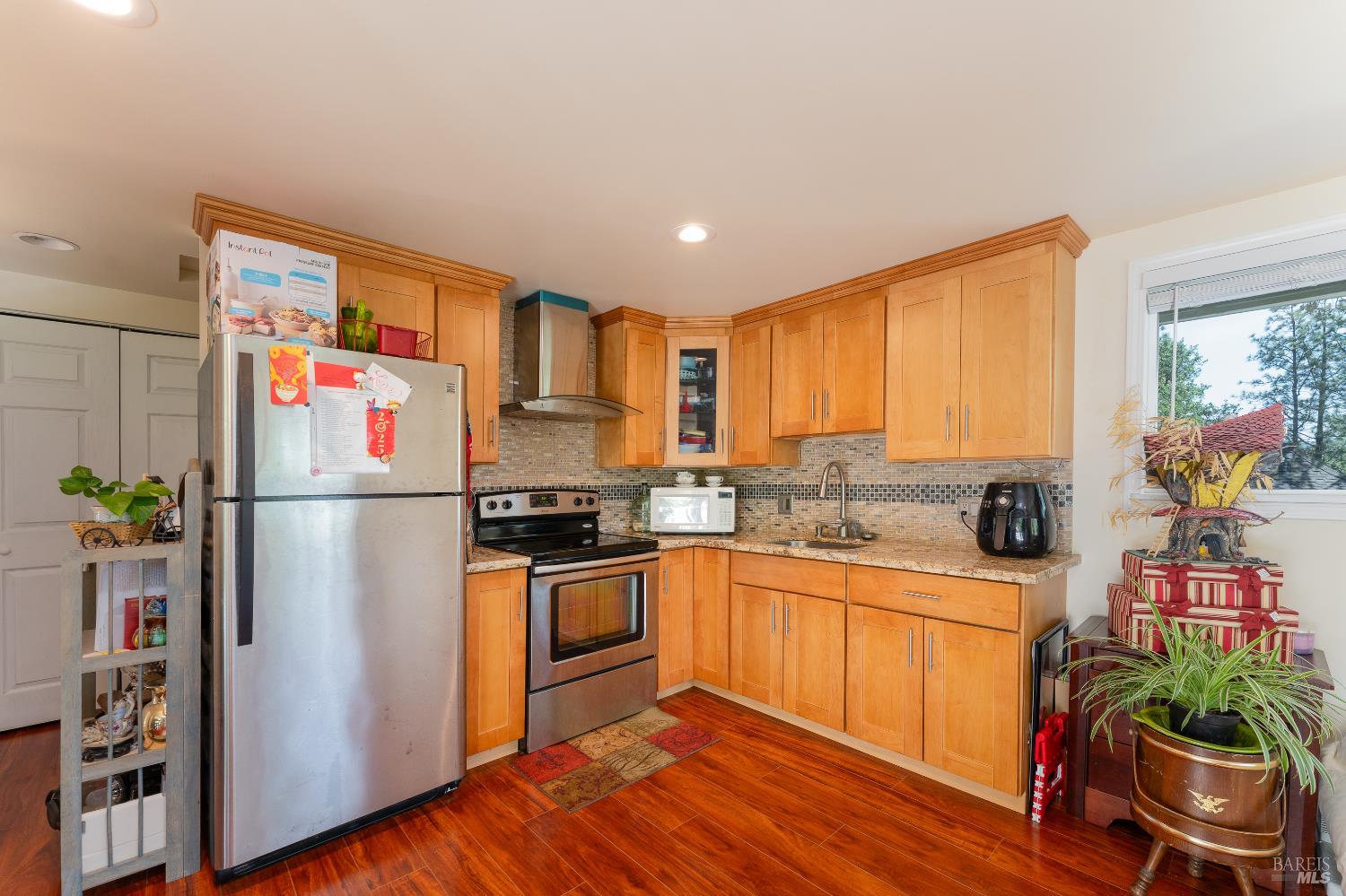 925 Knob Hill Road Ukiah CA 95482