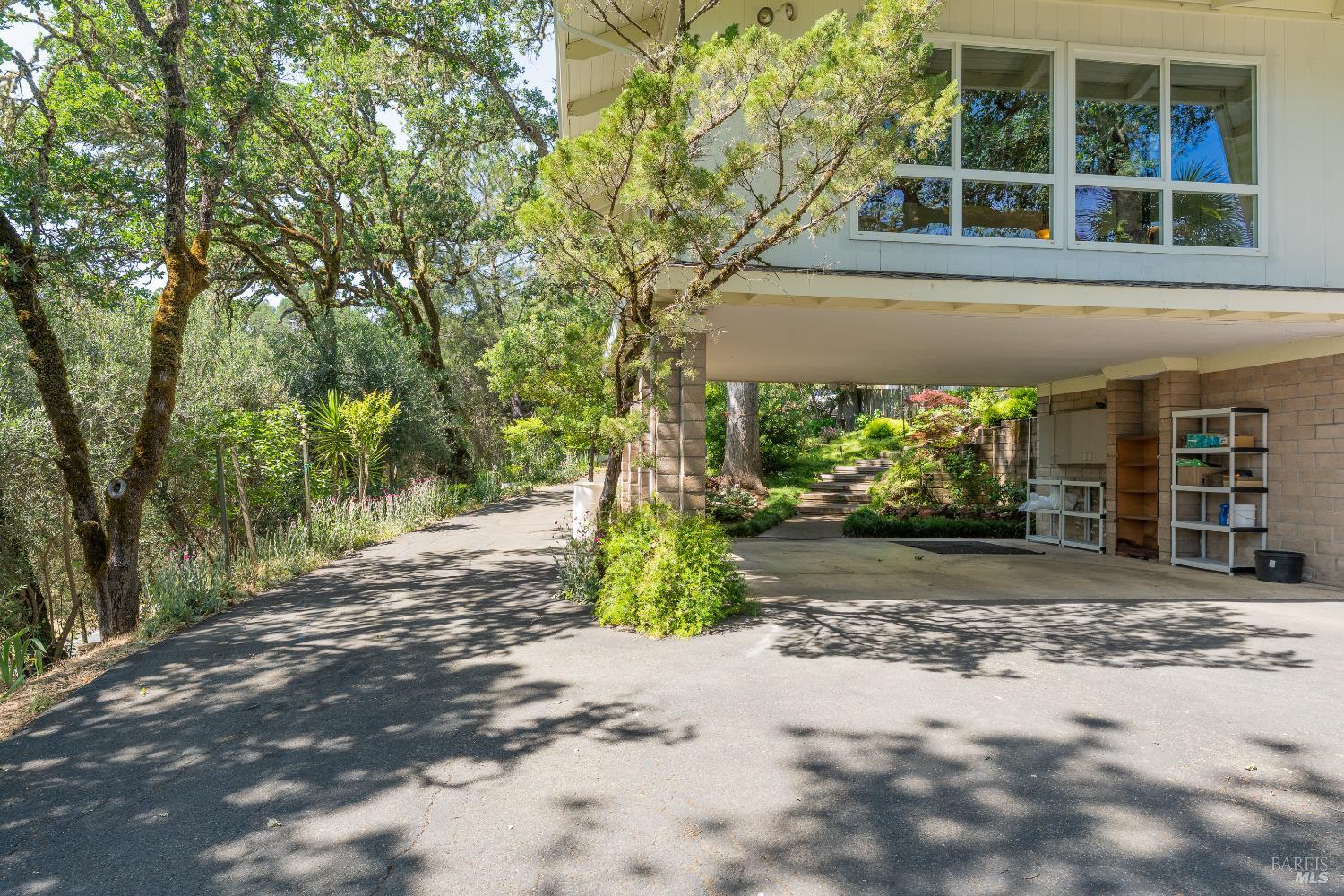 925 Knob Hill Road Ukiah CA 95482