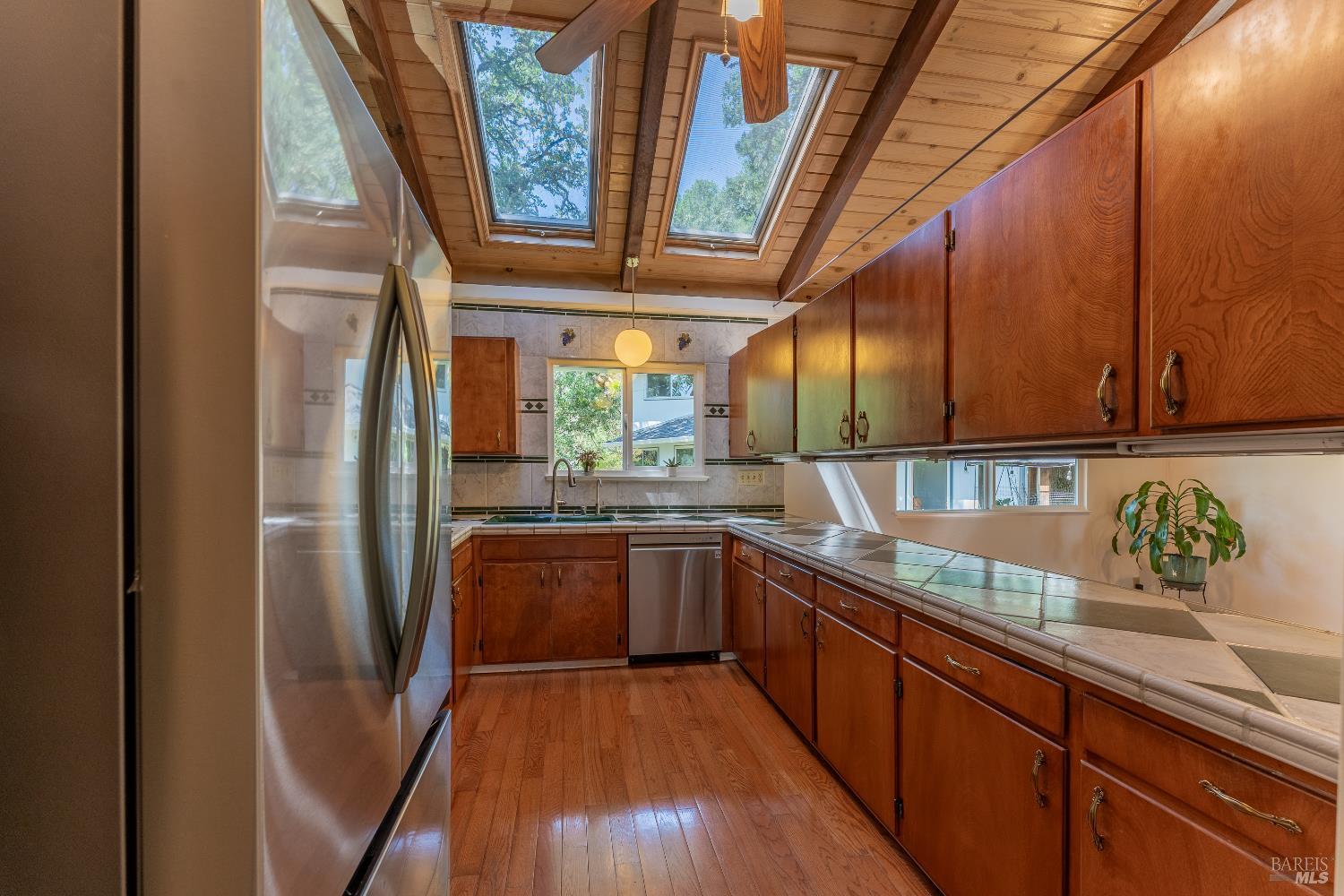 925 Knob Hill Road Ukiah CA 95482