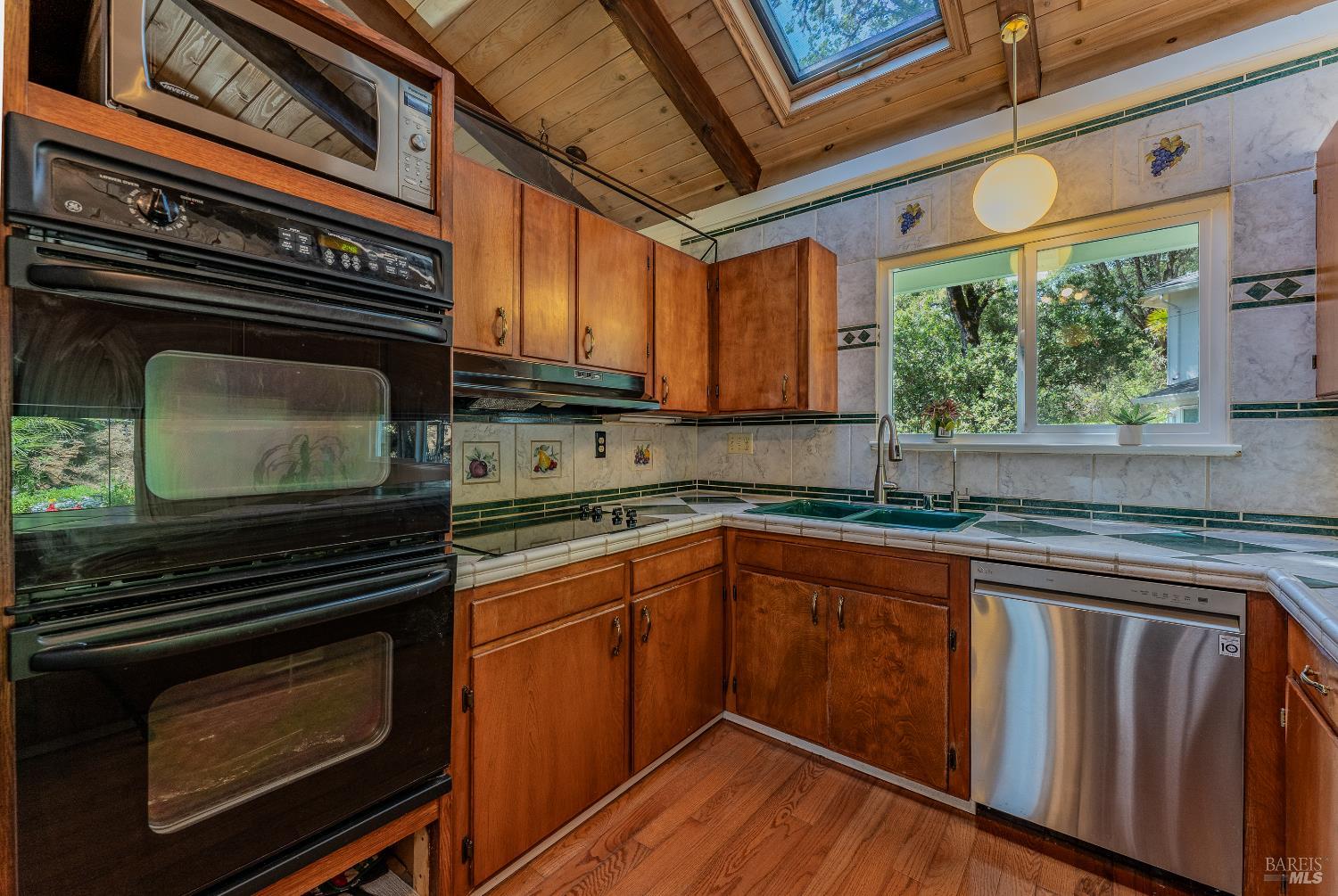 925 Knob Hill Road Ukiah CA 95482