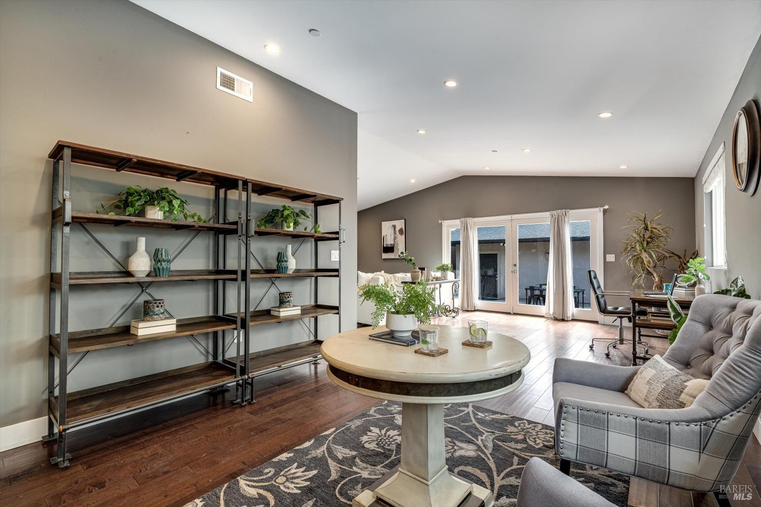 15 Julian Avenue Napa CA 94559