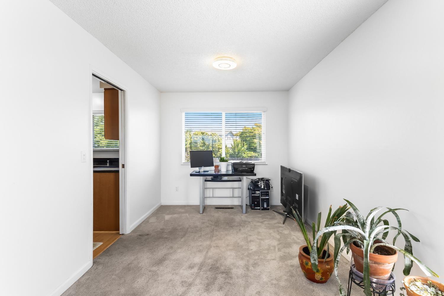 725 Park Lane Petaluma CA 94954