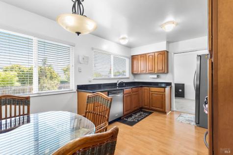 725 Park Lane Petaluma CA 94954