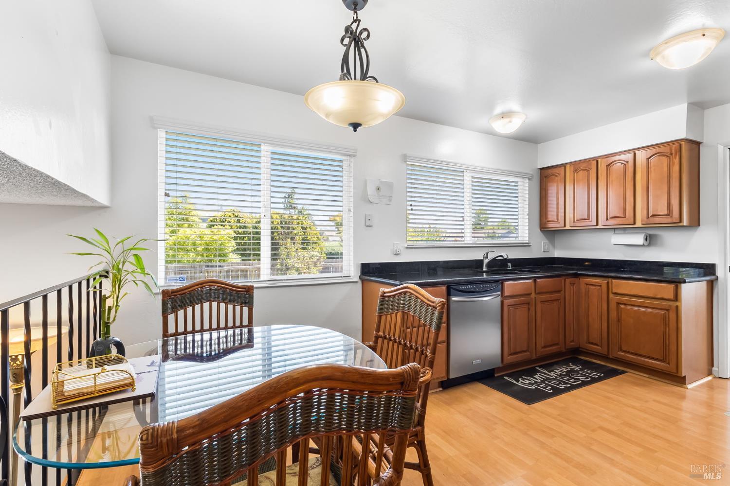 725 Park Lane Petaluma CA 94954