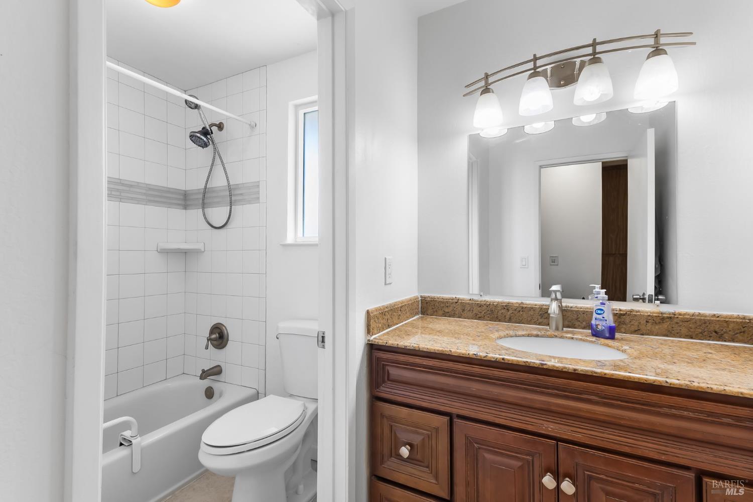 725 Park Lane Petaluma CA 94954