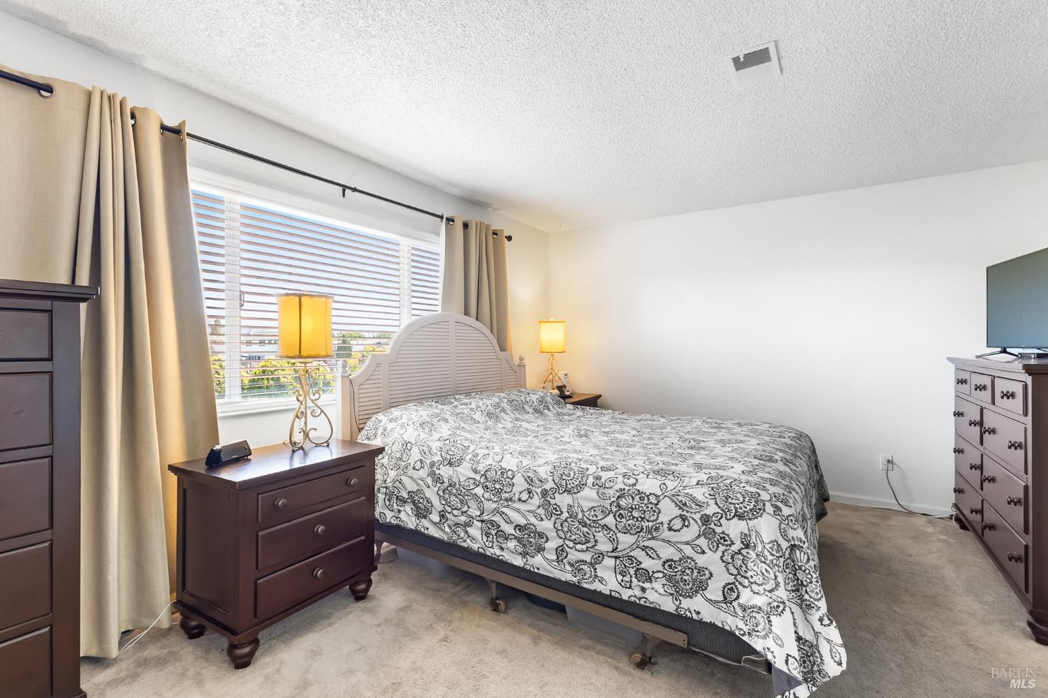 725 Park Lane Petaluma CA 94954