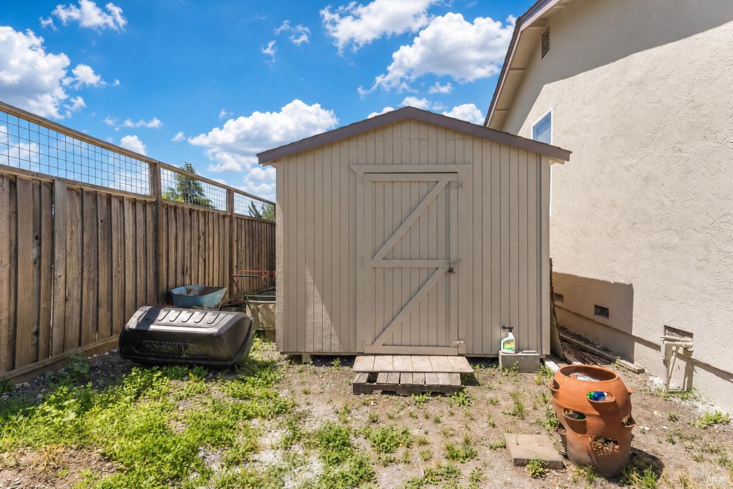 725 Park Lane Petaluma CA 94954