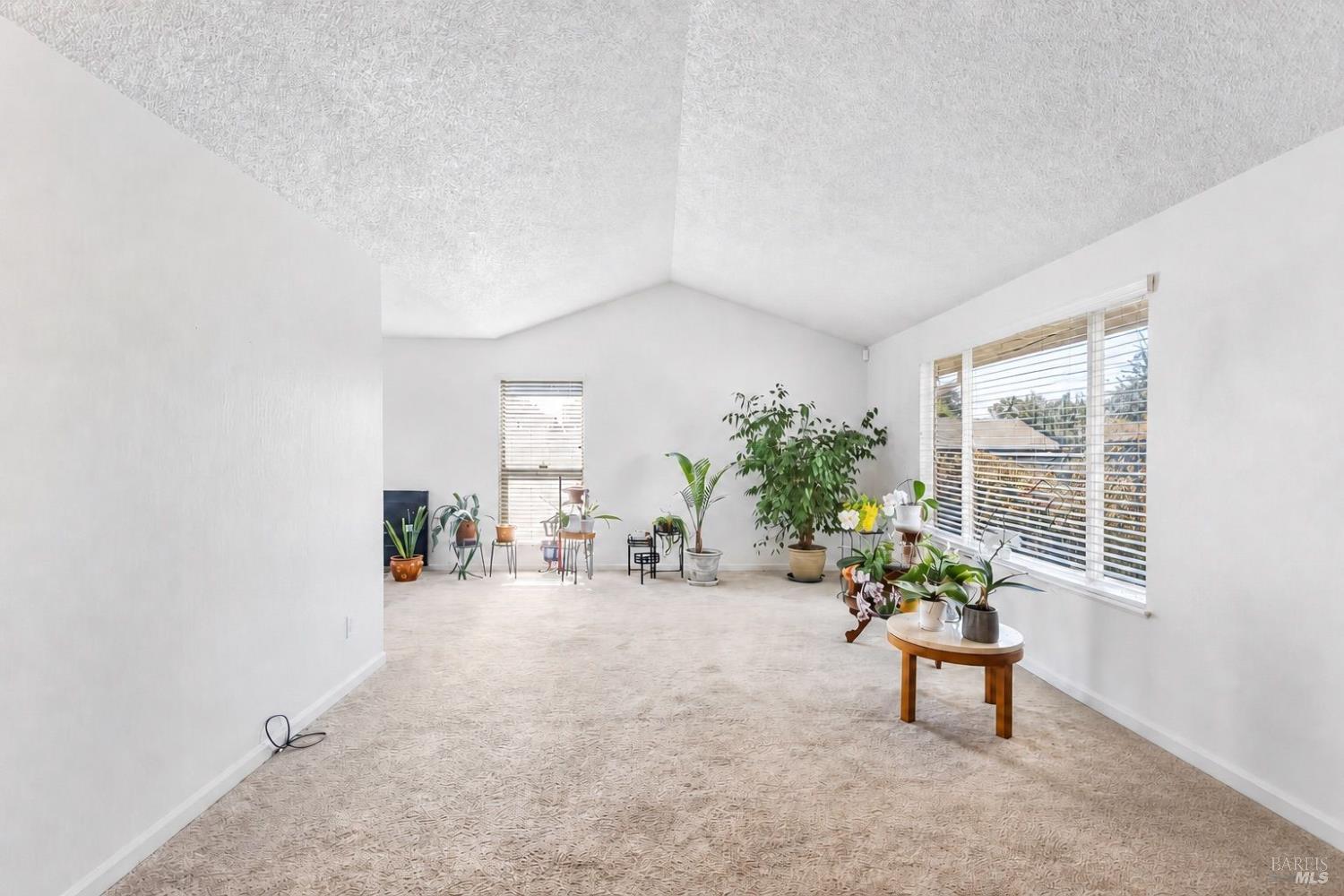 725 Park Lane Petaluma CA 94954