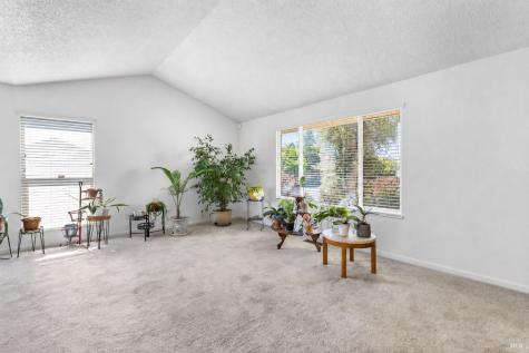 725 Park Lane Petaluma CA 94954