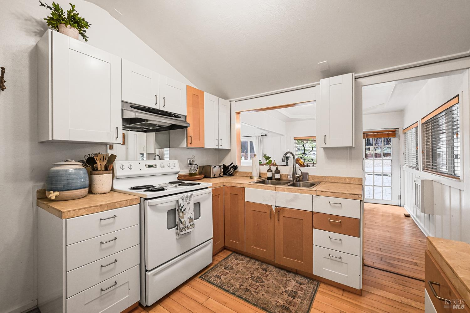 15343 Willow Road Guerneville CA 95446
