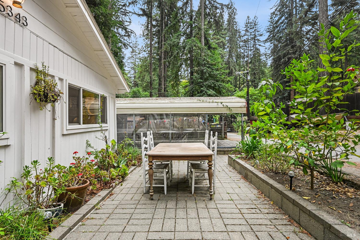 15343 Willow Road Guerneville CA 95446