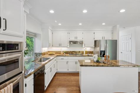 1746 Silverado Circle Petaluma CA 94954